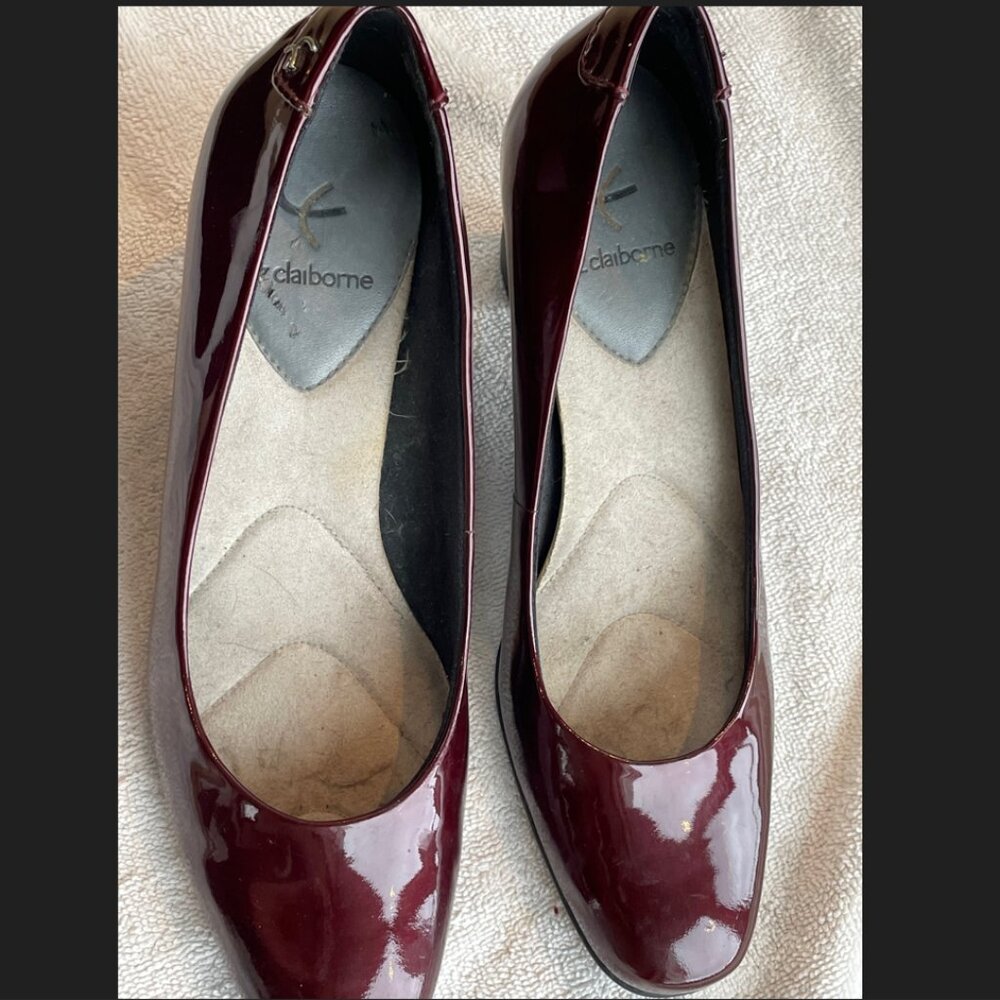Liz Claiborne Burgundy Patent Heels